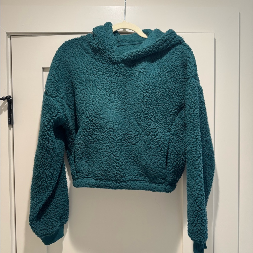 Hollister Gilly Hicks Cropped Sherpa Hoodie